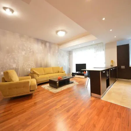 Herastrau Park Deluxe French Town Apartment Bucharest